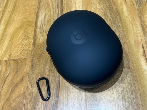 Headphone carry case - headphone, beats