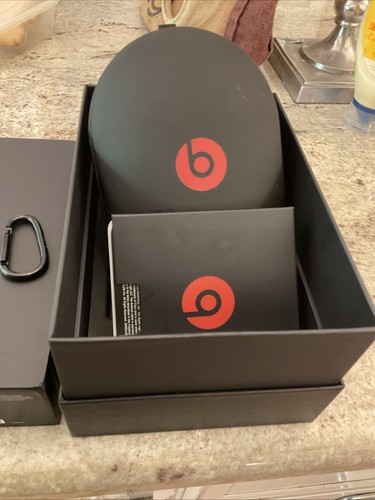 Genuine beats dre studio - beats,